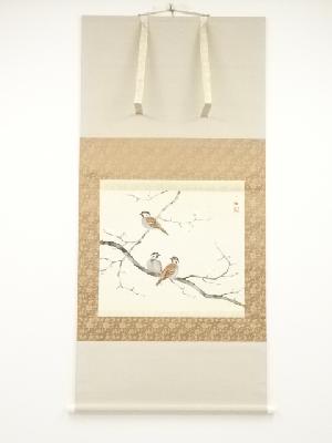 稗田一穂筆　梅雀　肉筆絹本掛軸（保護箱）